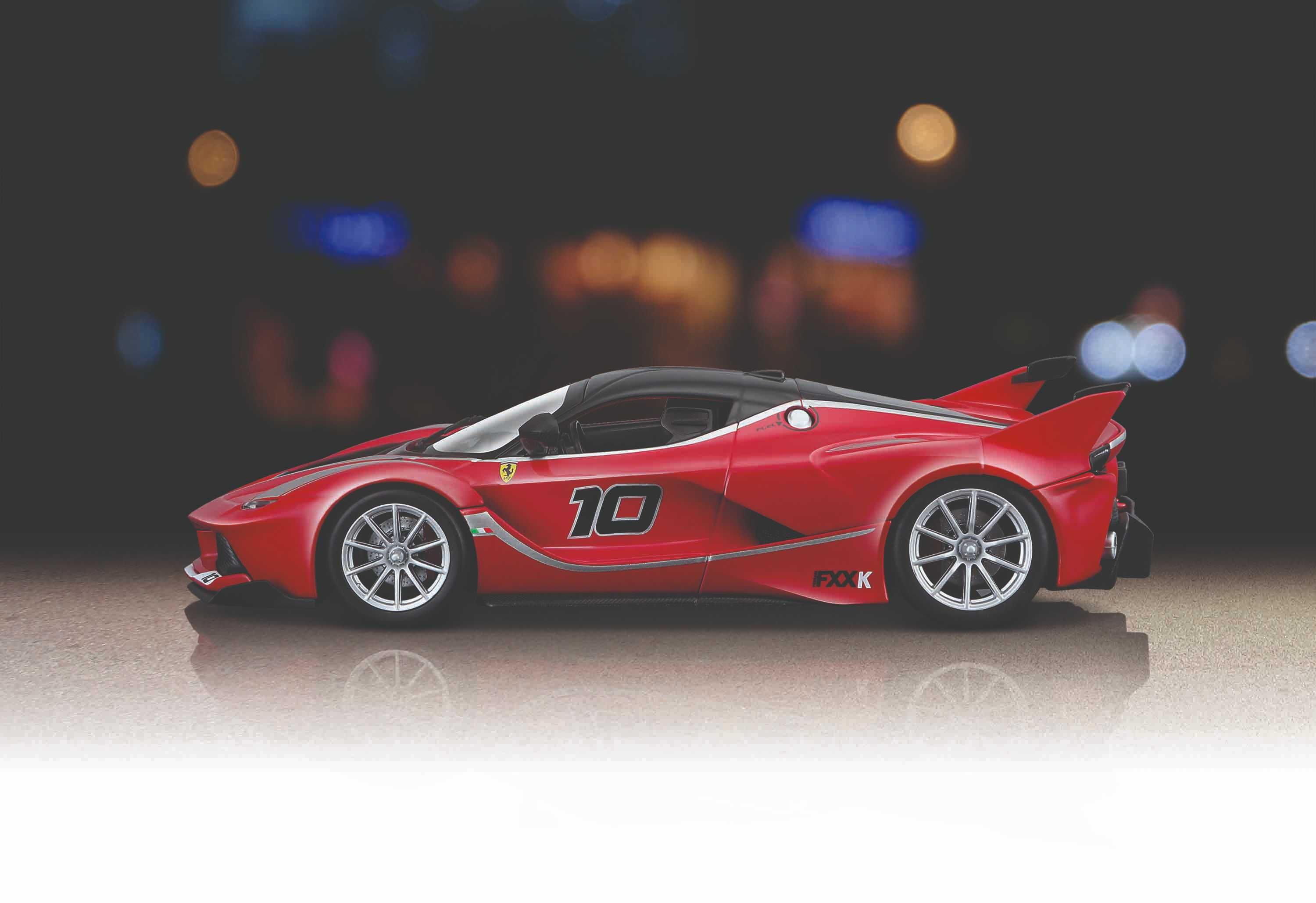 Bburago Ferrari Racing FXX K,skala 1:24