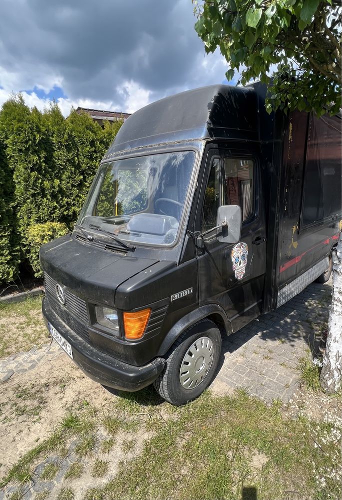 Mercedes-Benz Kaczka FoodTruck