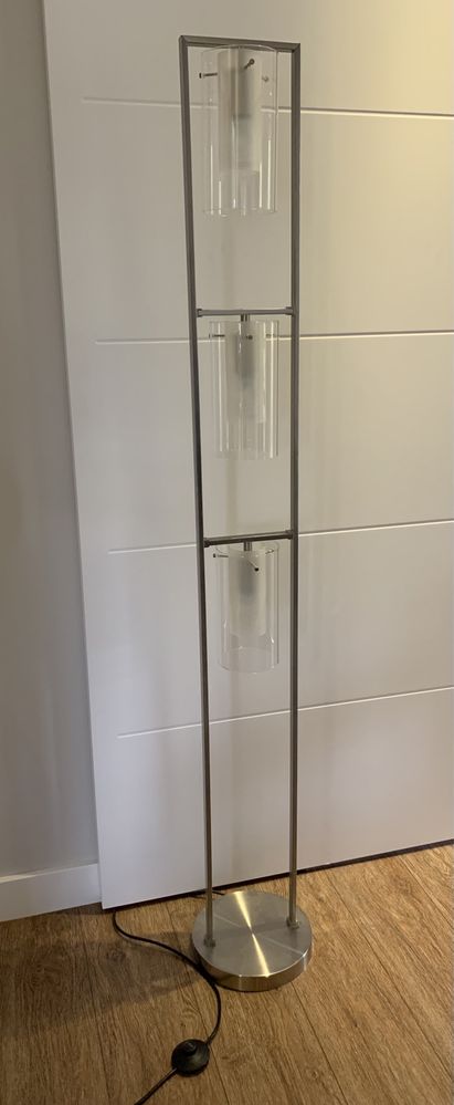 Lampa podłogowa