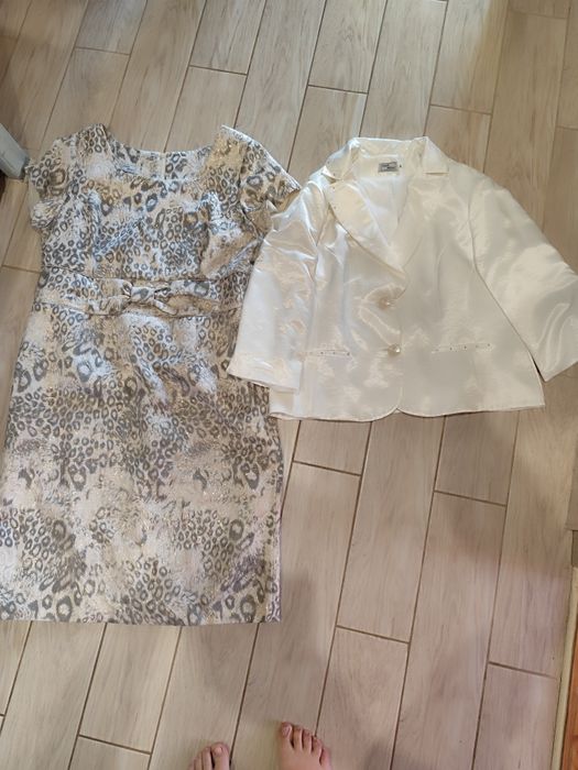 Жіночий костюм ( плаття + піджак).