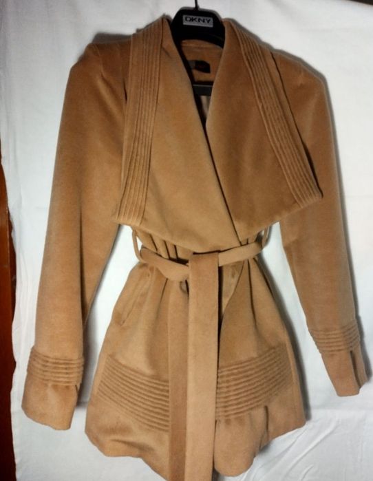 Чудове весняне кашемірове напівпальто