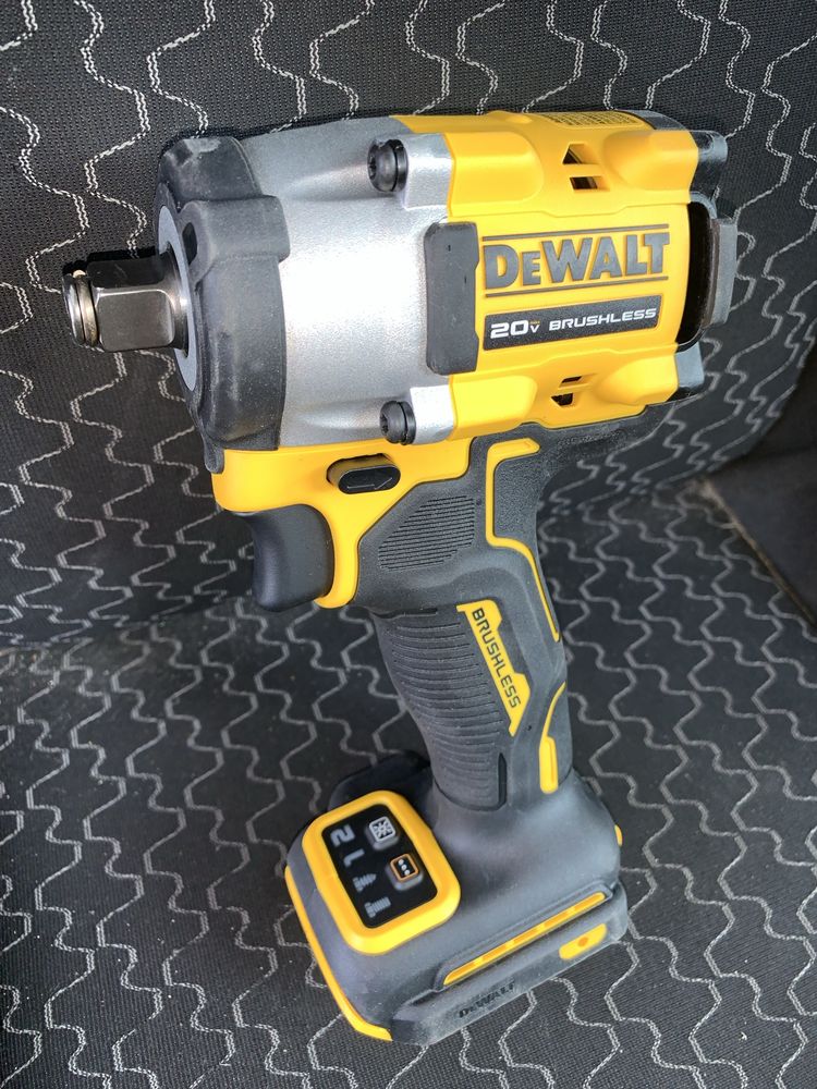 Безщітковий гайковерт 1/2" DEWALT DCF921 ATOMIC 20V MAX США