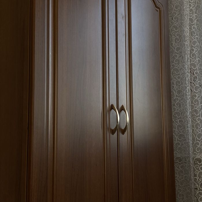 Шафа в наявності 2 штуки по 3600грн за 1 шт.