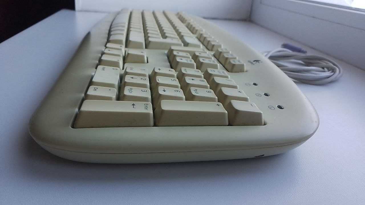 Клавіатура Logitech Deluxe Y-SU61