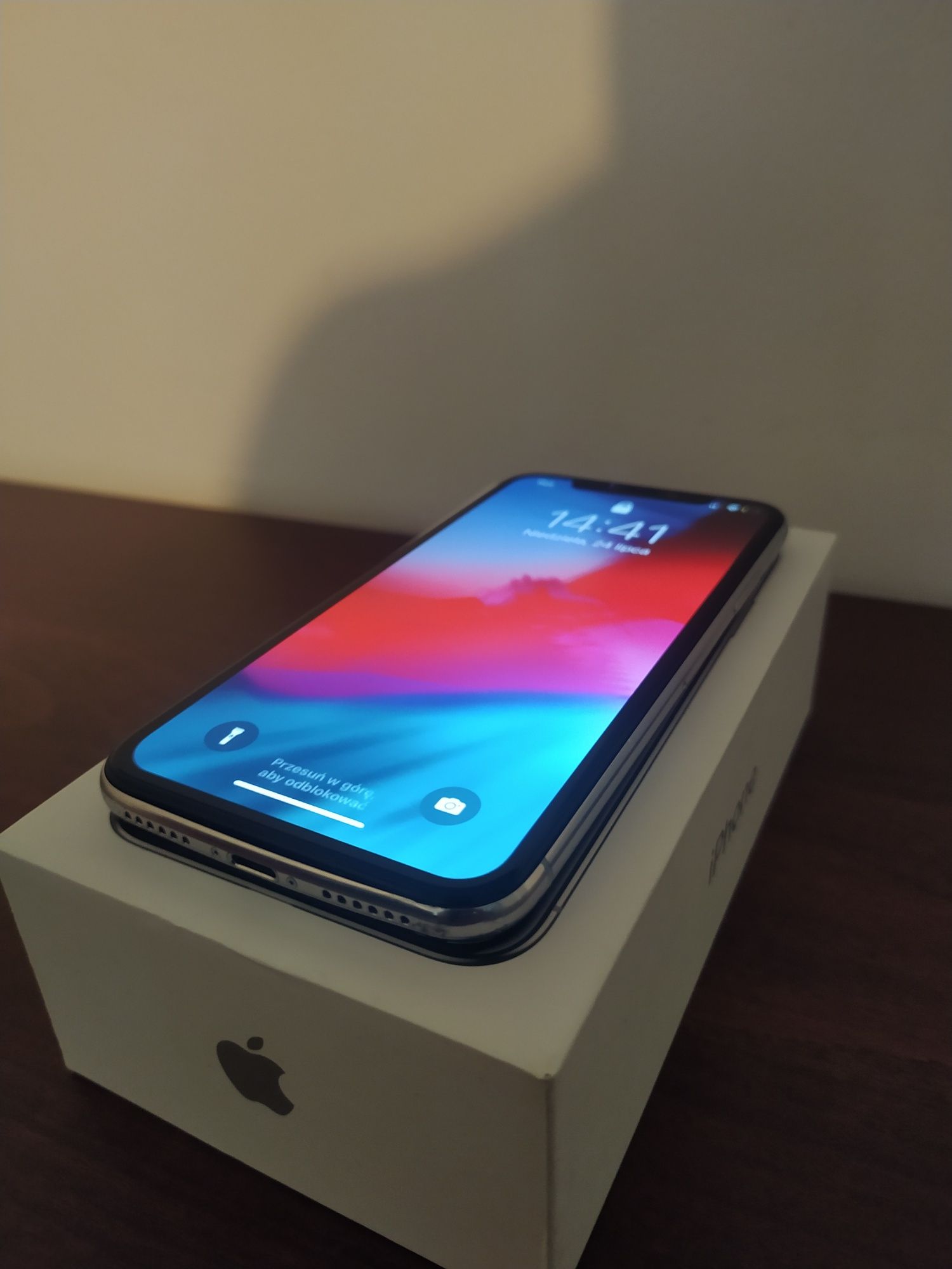 iPhone X 64GB Face ID sprawne ekran bez rys bateria 100% zbity tył