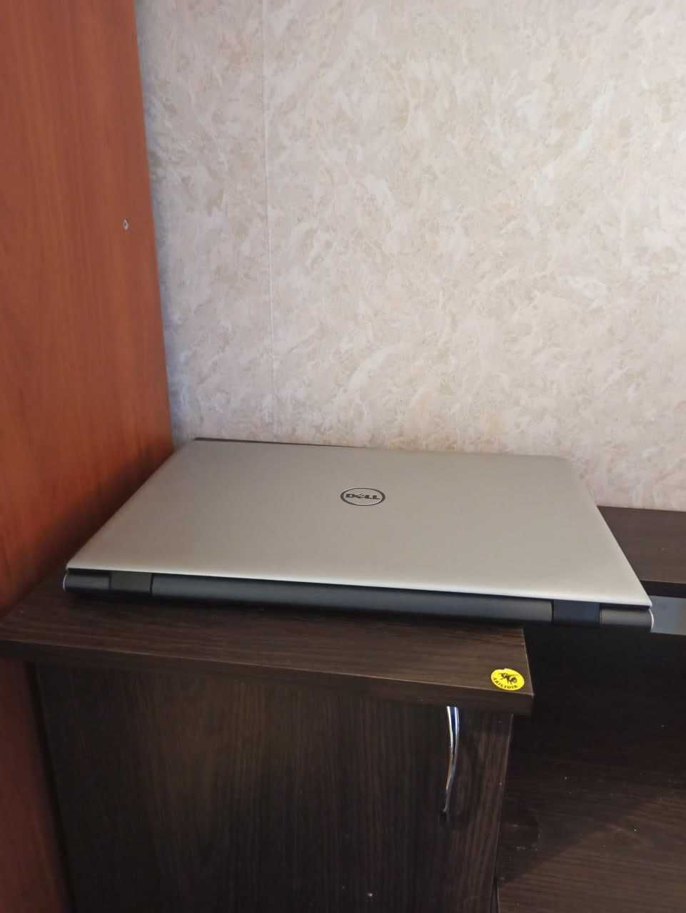 Ноутбук 17.3  Dell Inspiron 5758