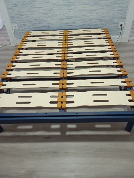 Cama com Estrado de cama articulado