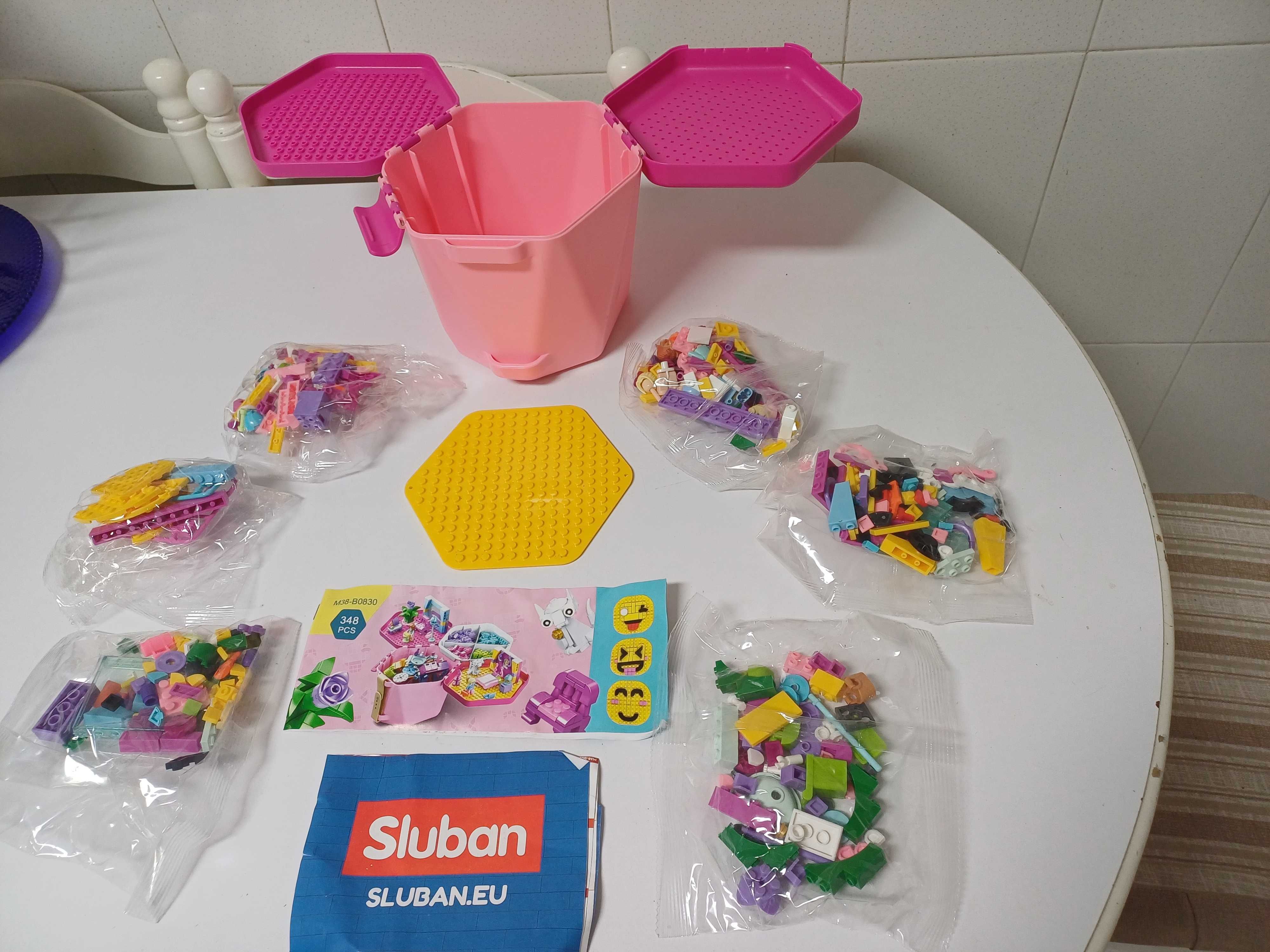 Jogo Leggo Sluban com 348 peças e caixa