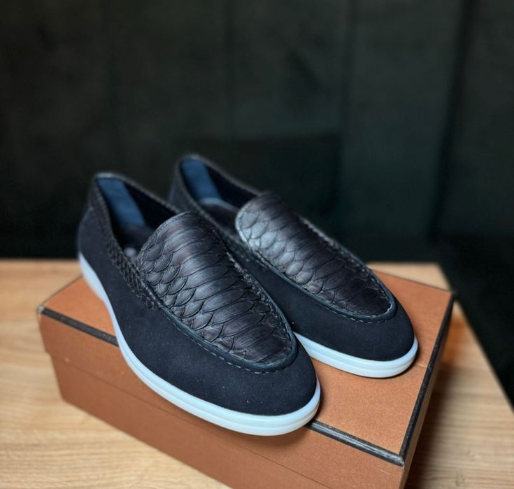 Лофери Loro Piana с кожи  питона мужские