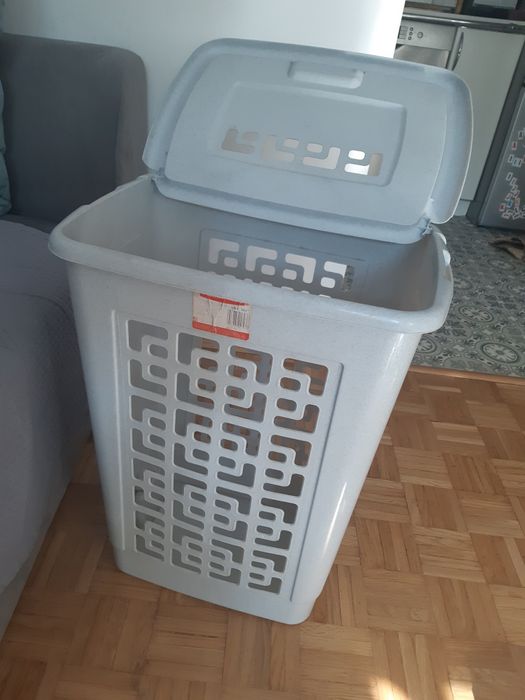 Pojemnik na pranie Rubbermaid