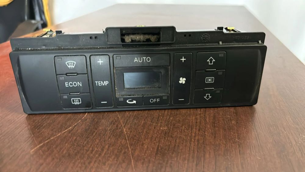 Audi A4 B5 lift Panel nawiewu klimatyzacji 8D0820043M  (12/4)