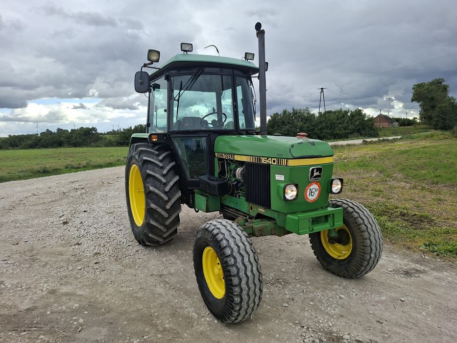 John Deere 1640 Komplet zaczepów Opony 90% BKT Ursus Zetor