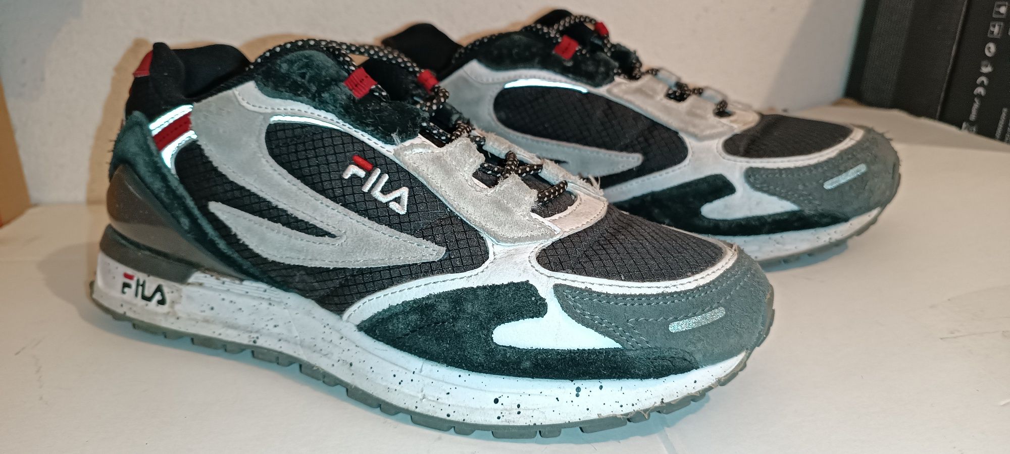 Sapatilhas Fila original tamanho 41 em caixa de origem