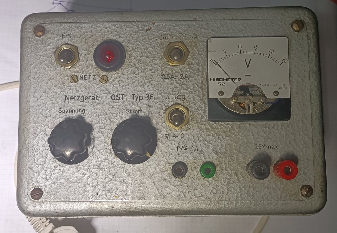 Netzgerät CST Typ 36 3A 25V zasilacz laboratoryjny

Typ 36

Spannung