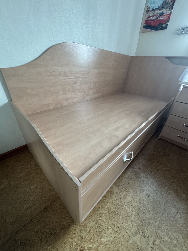 Ліжко односпальне