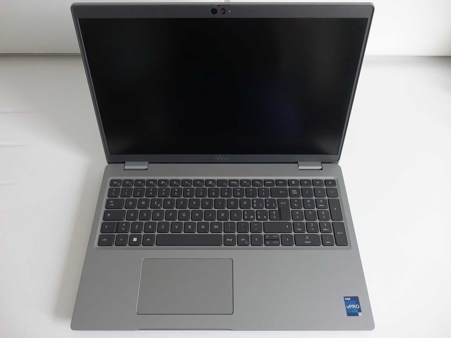 DELL latitude 5531/15.6 ips/5-12600H/32GB ddr5/ssd 1TB+256GB/MX550 2gb