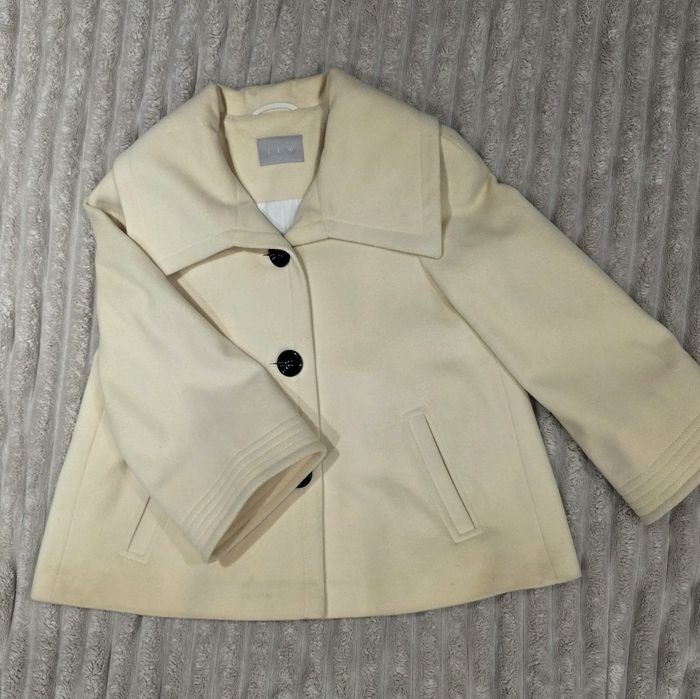 Жіноче Півпальто (болеро)