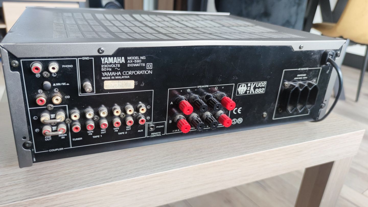 YAMAHA AX-590 -  Wzmacniacz