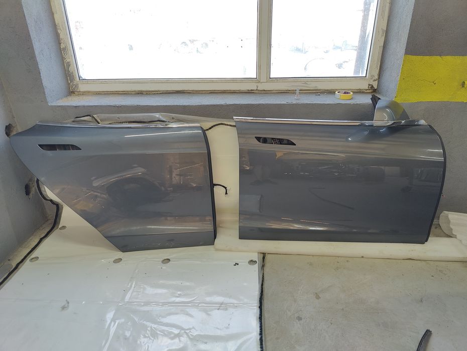 Двері Tesla Model S