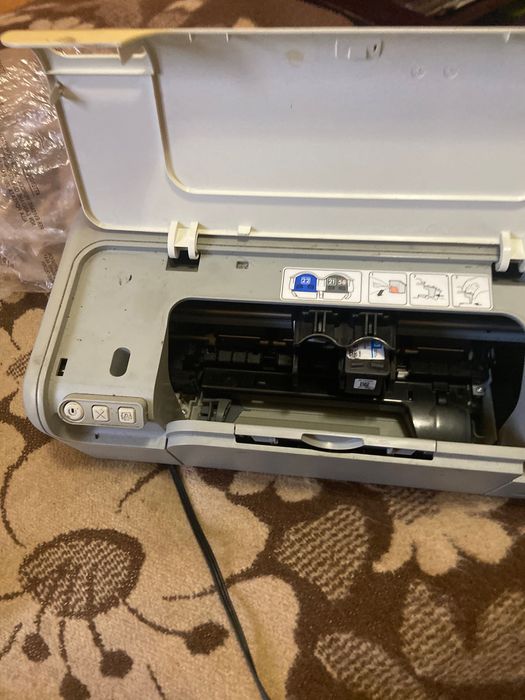 Принтер hp deskjet незнаю чи робить