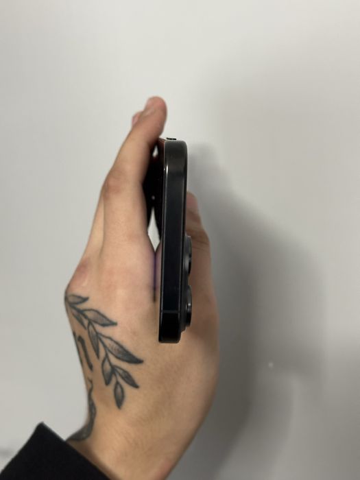 Вживаний Apple iPhone 16 Pro Max [ Black Titanium ] 256GB
