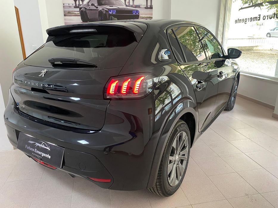 Peugeot e-208 Apenas 3.250 klm Allure (IVA DEDUTIVEL)