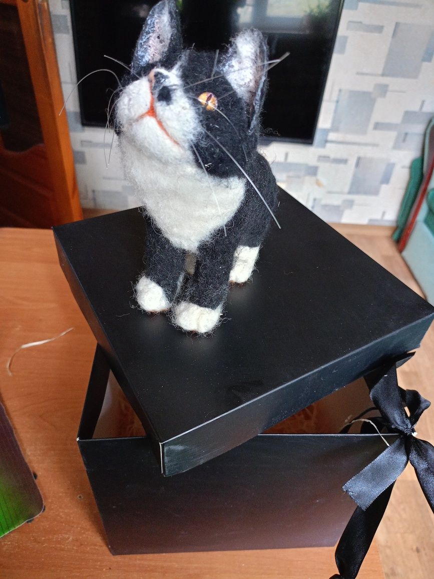 Валяные игрушки из овечьей шерсти.