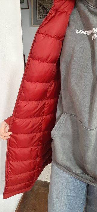 Casaco vermelho de inverno com forro