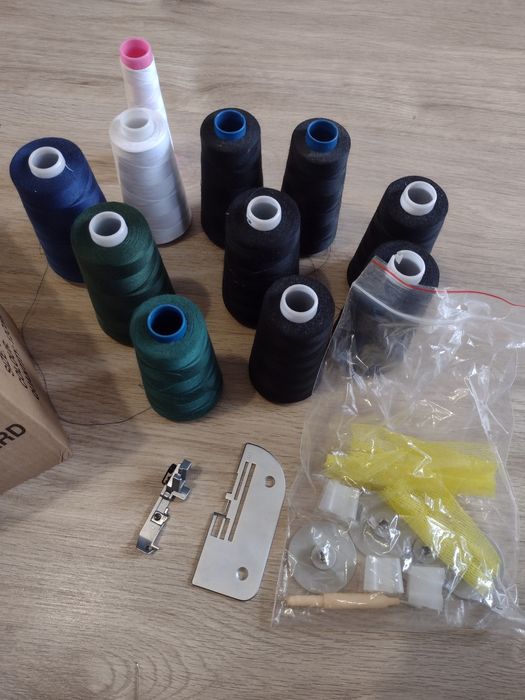 Sprzedam overlock 4 nitkowy toyota używany w pełni sprawny