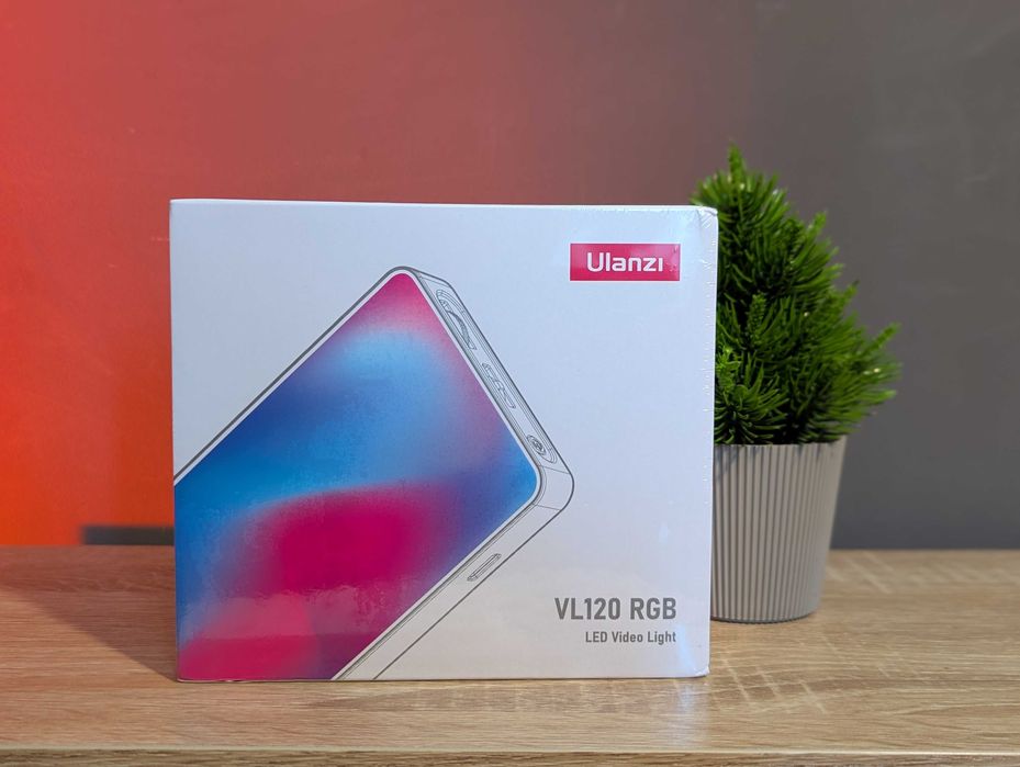 Потужне RGB відеосвітло Ulanzi VL120 LED 2500-9000K