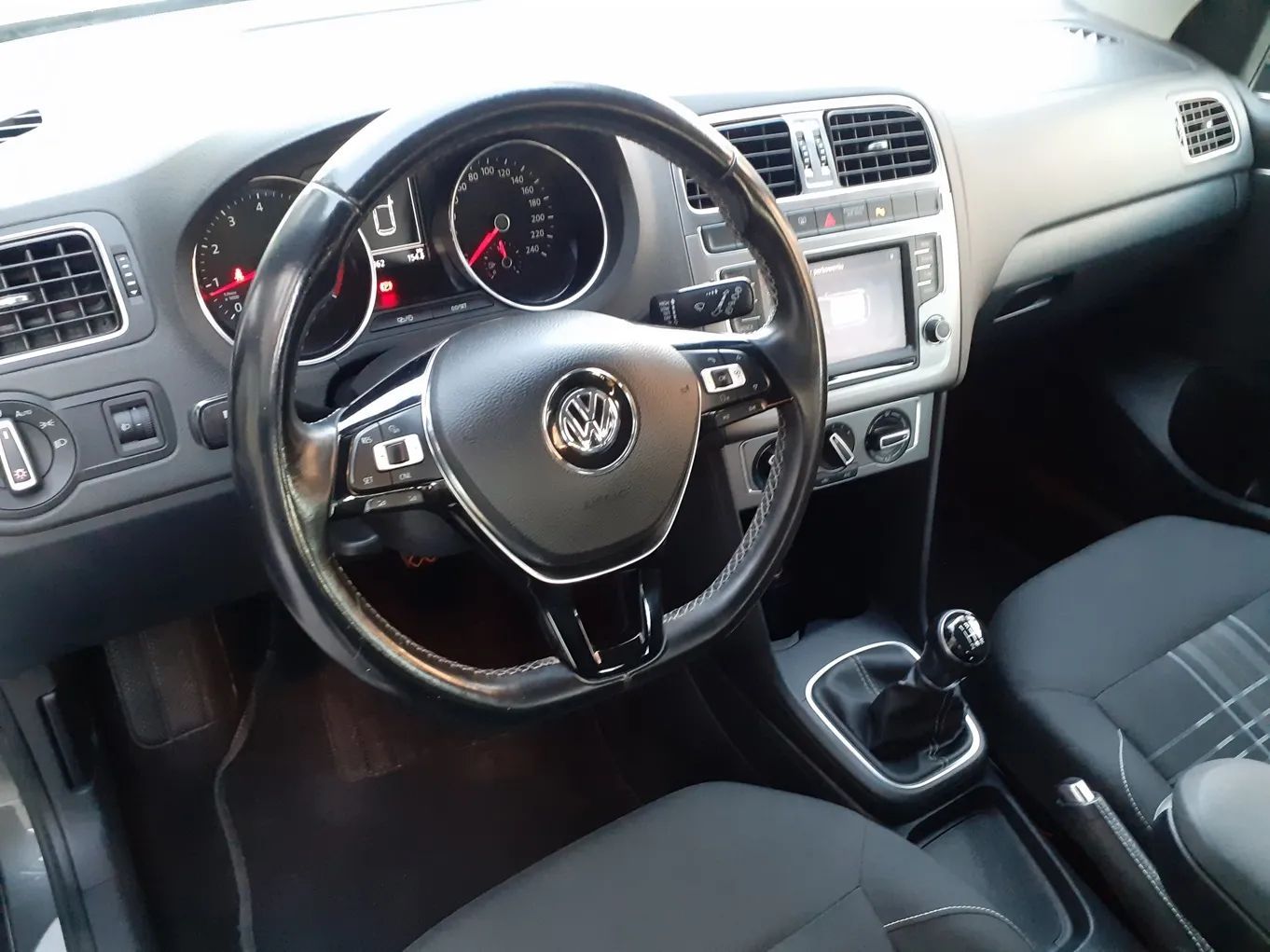 Volkswagen Polo 1.0 MPI 75KM Lounge