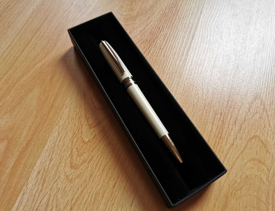Hugo Boss ekskluzywny długopis lady nude