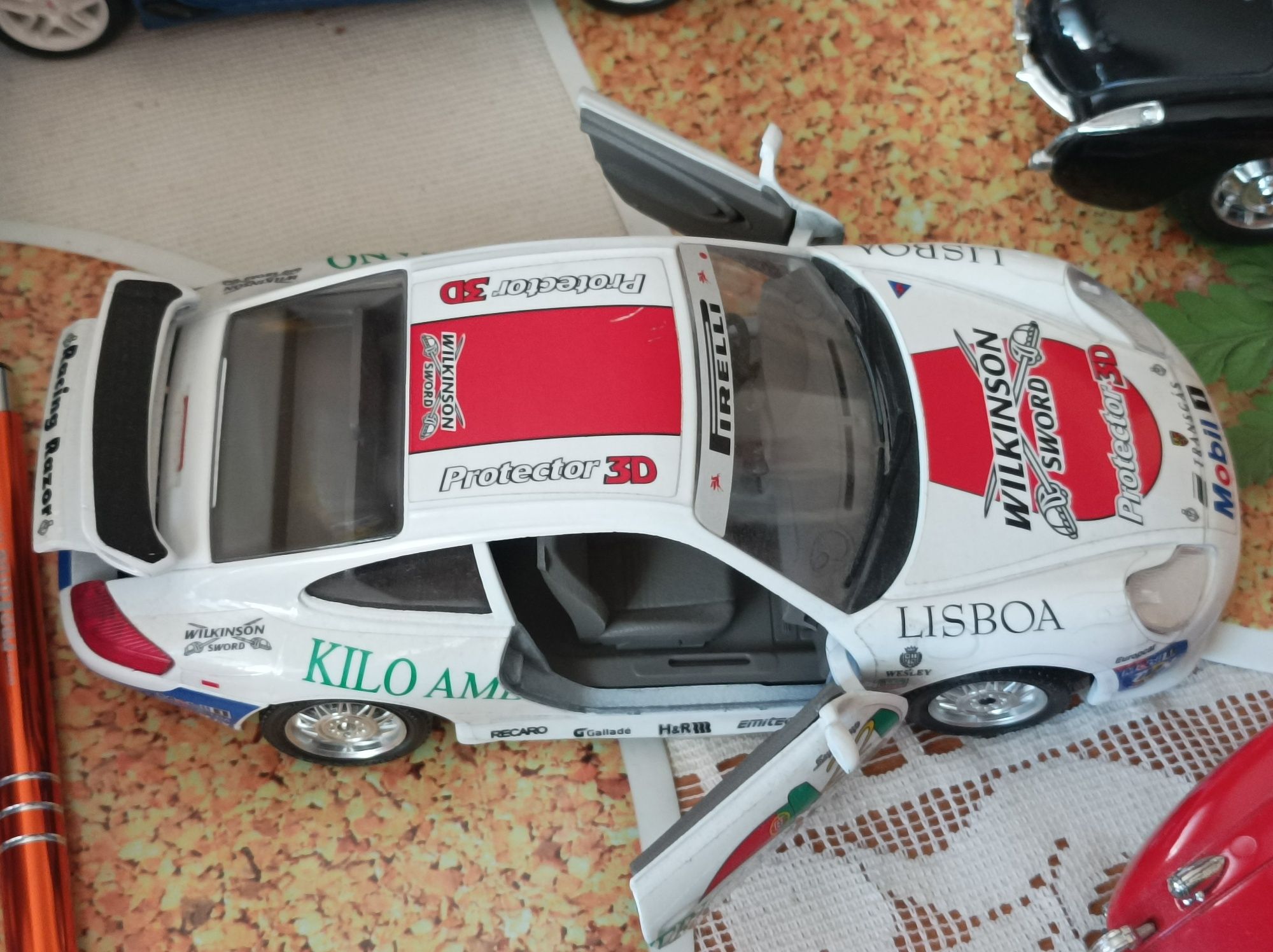 Modele Kolekcjonerskie Samochodów skala 1 24