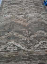 Carpete usada em bom estado