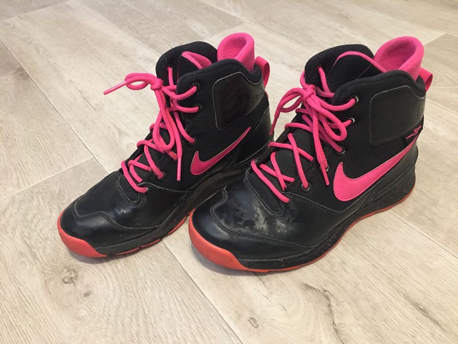 Buty Nike rozm 36,5 Idealne na sezon jesień/zima