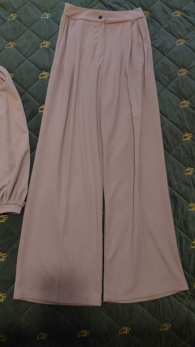 Костюм жіночий топ і штани