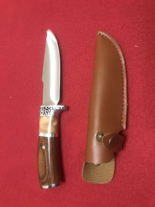 Комплект ніж з чехлом.