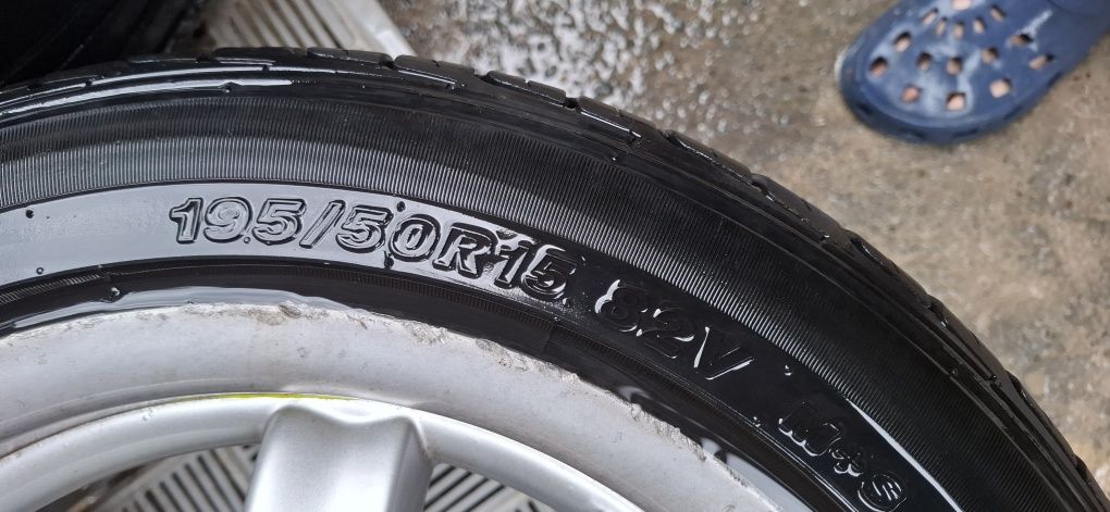 Sprzedam 4 felgi  R 15 4x108 
Stan dob