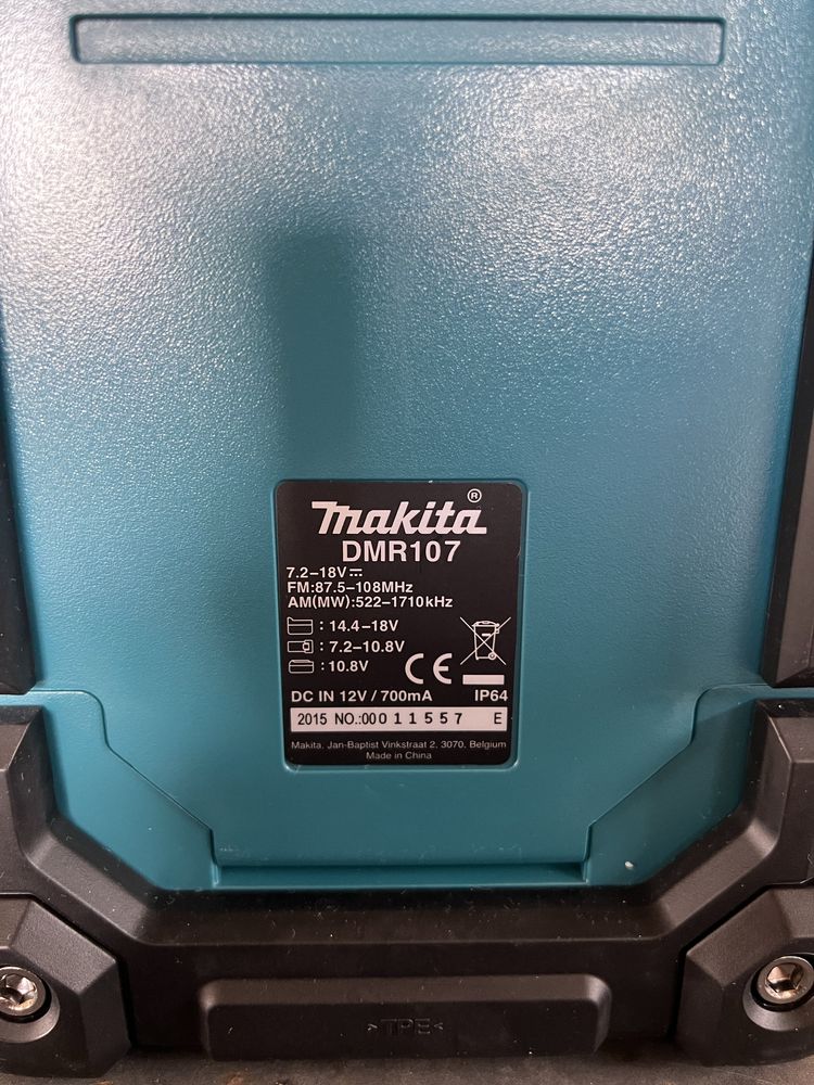 Radio Makita DMR107