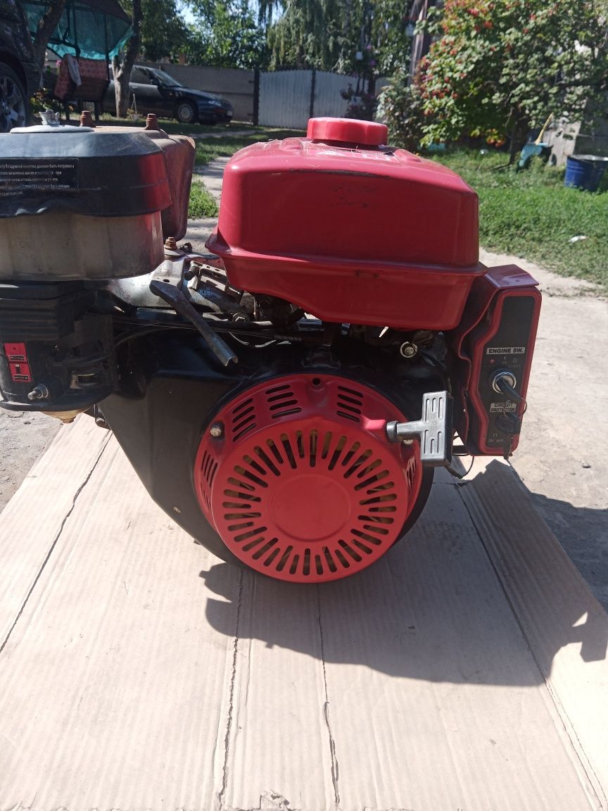 Двигун ліфан у доброму стані.