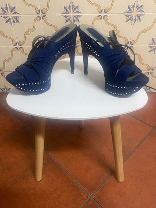 Sapatos mulher……
