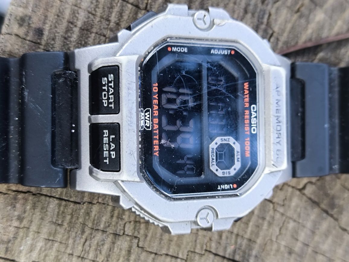 Stary zegarek elektroniczny casio WS 1400-H.