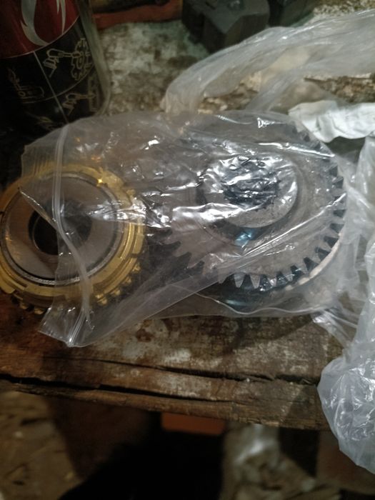 Шестерни 5 пятой передачи ВАЗ 09