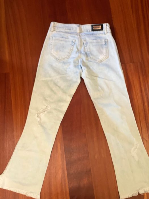 Calças de ganga modernas novas