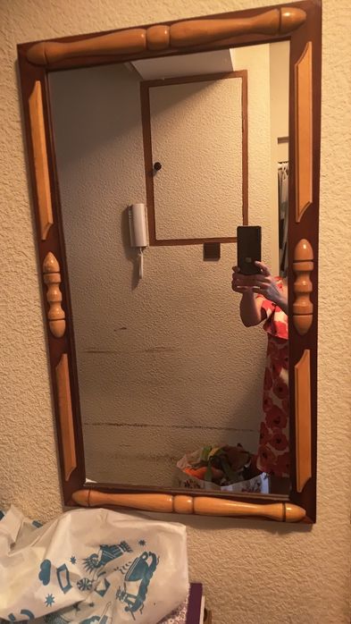 Lustro z obiciem drewnianym