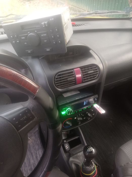 Опель комбо 2011 рік