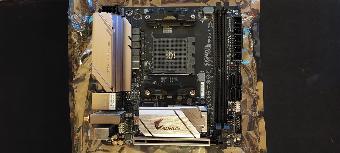 Płyta główna Aorus B450i Pro Wifi (AM4) + akcesoria