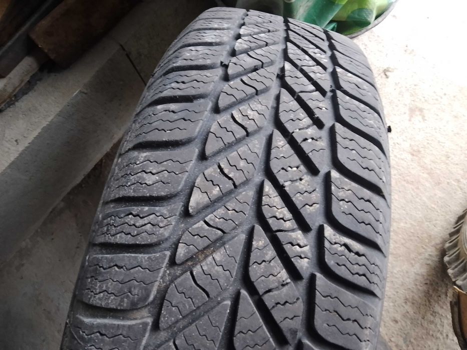 Sprzedam felgi 14 stalowe oraz dwie opony zimowe Frigo