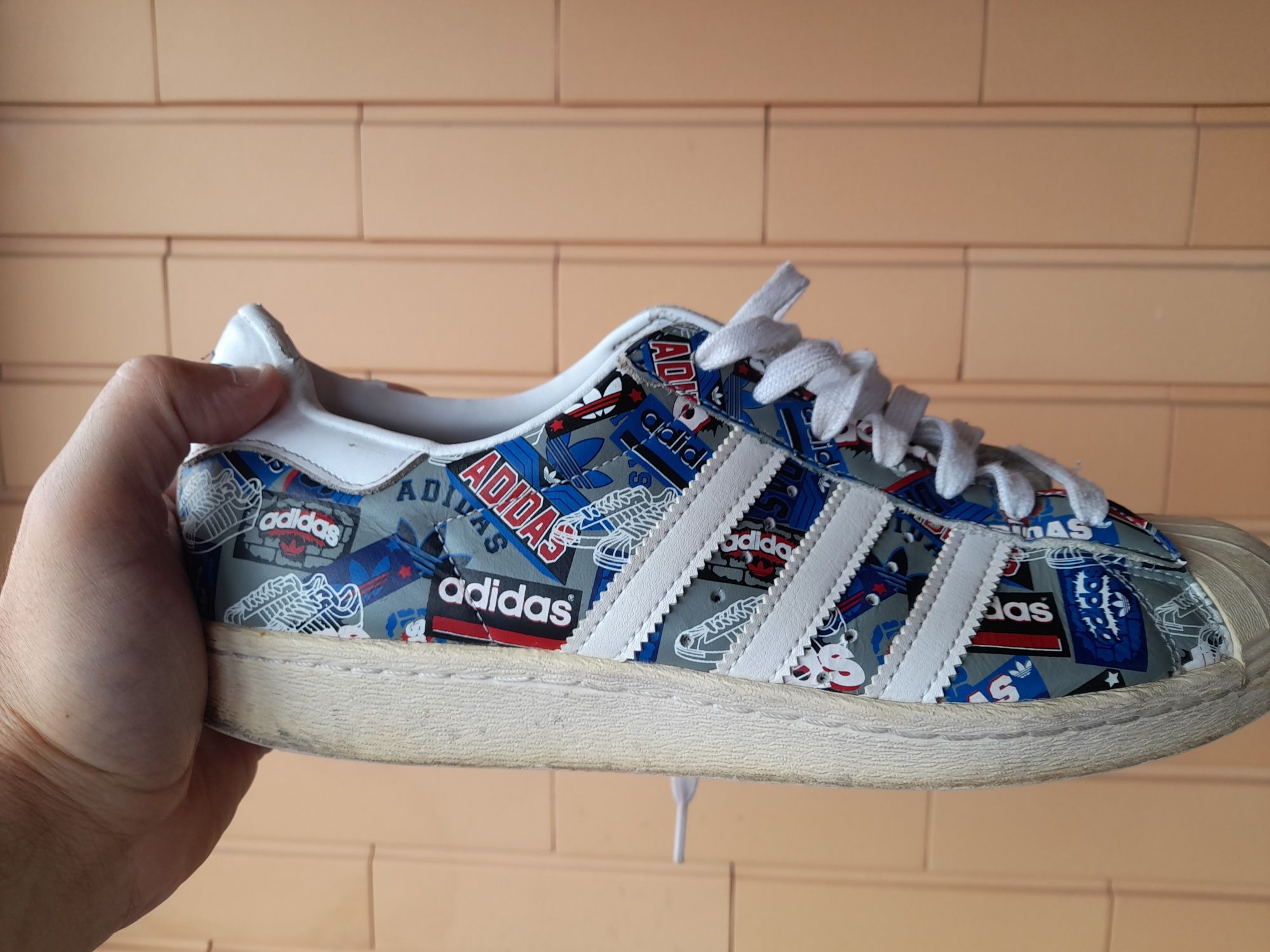 Sapatilhas Adidas 42-43 Oferta de Portes