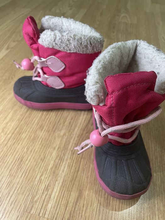 Продам зимние сапоги , которые не промокают coqui 20-21